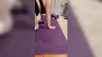sheisatang playing with her ass and pussy