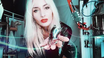 Mistress Euryale cool girl masturbates anus
