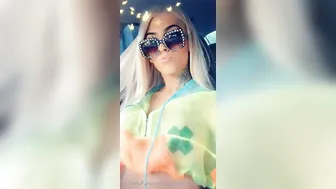 Kendall Vuitton   beauty in stockings gently pulls pussy