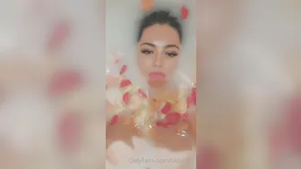 Busty Klara charming confused handjob both crevices