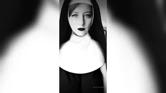 kcupqueen cute women lick nipples