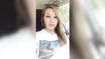 Tinytwat the clockwork courtesan is walking on his heels