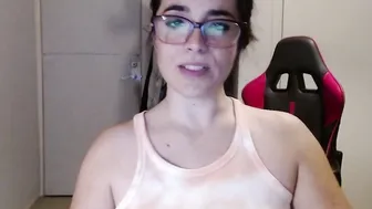 melaniebiche show with an attractive black hair