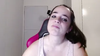 melaniebiche busty blonde licks nipples