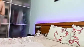 lena Busty mare is hammering her anus