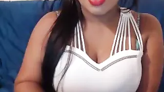 zoeny Busty curvy masturbates vagina