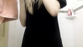 littlekushkitty Luscious doll sits on dildo