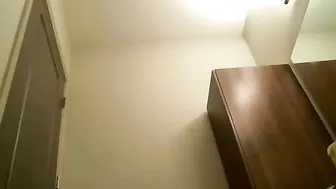 solokayshow Crazy doll fucks pussy with phallus