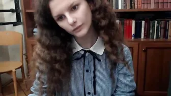 dafnie_dee Playful flirt dancing striptease
