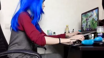shackle wet pussy jumps on cock