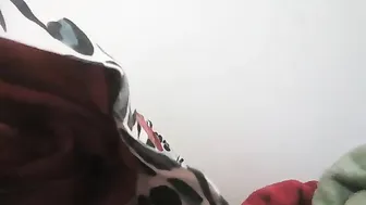 ingridpoow Seductive babe shows boobs