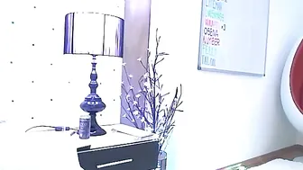 justbea Bitch with a big ass fucks a hard point