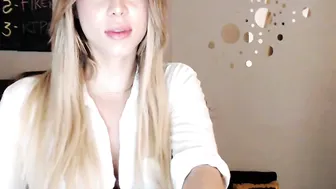 kimtylor Latin babe masturbates