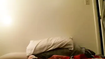 smokinbunny Hot chicks masturbate their pussy with a vibrator
