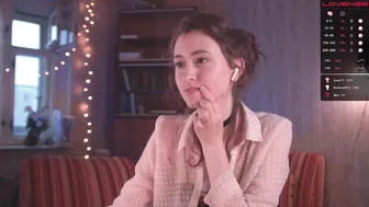 minty_mind hot brunette posing in stockings