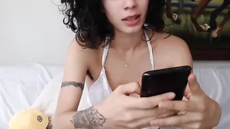 marysuz young bitch masturbates pussy