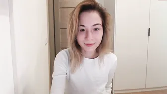 lizamyah shy kittens jerking shaved cunt