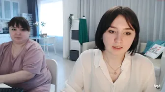 ann_mikky dark haired babe fucks pussy