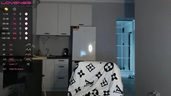 squirtqueen_sumi blissful chick strips small tits