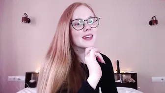 olivia_date pretty hottie fucks herself