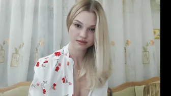 qeensgambit the naughty dolly jerks off her pussy with a phallus