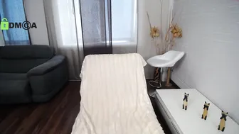 only_cb charming courtesan jerks pussy with dildos