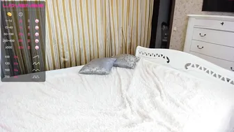 angels_lips Charming brunette