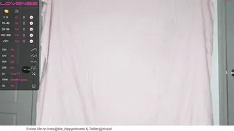 the_hippieprincess beautiful female strips and jerks off