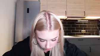 fabulous_l and her soft pussy