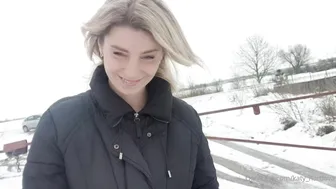 katy hartlova hot beast sticks fingers in wet holes