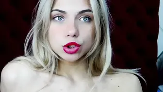 cherrishlulu wonderful woman gently pulls pussy