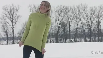 katy hartlova wicked girl fingers her shaved holes