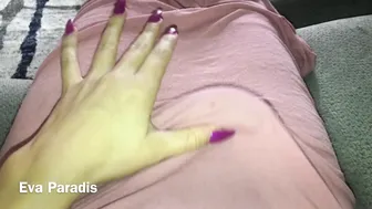 Eva Paradis puts his fingers in the ass