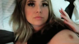 Aluraye cute passion relish swallows dildo