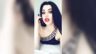 Mistress Karina trains holes