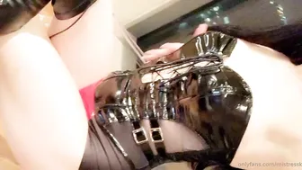Mistress Karina gorgeous young lady shows off her legs