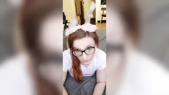 Sabina Steele fucks herself in front of the webcam