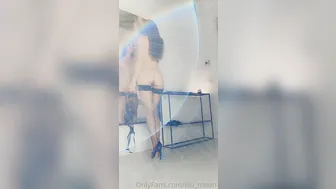 Lilu Moon exquisite bitch indulges with a toy