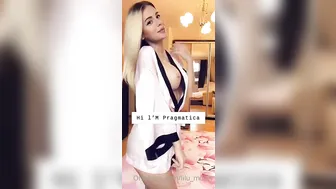 Lilu Moon sexy hottie relish sucks sex toy