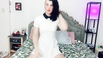 Allysa Etain Blissful confused