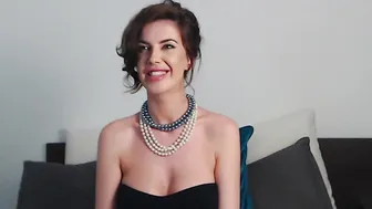 ingridnight cute babe in stockings massages vagina with hand