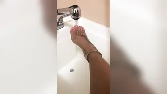 Victoria-Banxxx_OnlyFans whore babe masturbates pussy