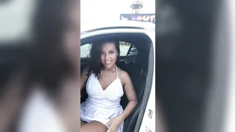 Victoria-Banxxx_OnlyFans magnificent prankster shows herself naked on the street