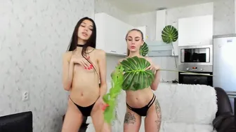 morgan_eight sweet babe masturbates on the bed