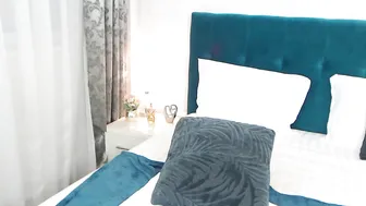 mmmaaa1234 petite slut masturbates with her fingers