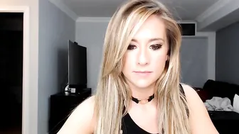 birthdayalex Busty mare is hammering her anus