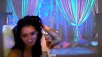 amelianaked Cute young lady fucked her cunt with a phallus
