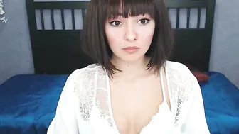 samanta941 Busty pussy rubs clit with finger