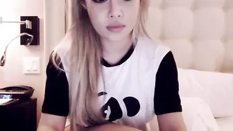 kiwikix Busty Babe Shows Forms