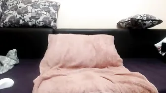 devinesex Busty bitch exposes her charms